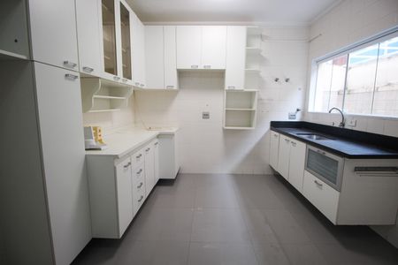 Casa para alugar com 225m², 3 quartos e 2 vagasCozinha