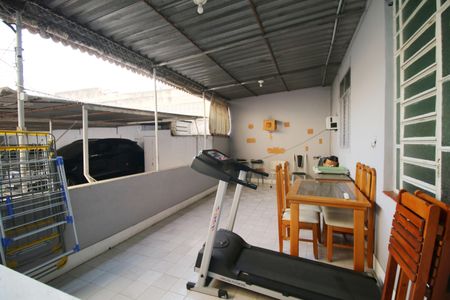 Casa à venda com 300m², 2 quartos e 6 vagasÁrea Externa