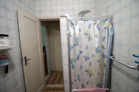 Casa à venda com 300m², 2 quartos e 6 vagasBanheiro