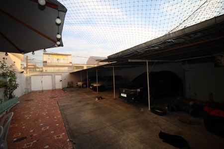 Casa à venda com 300m², 2 quartos e 6 vagasQuintal e Garagem