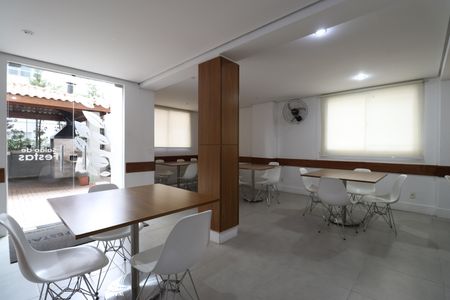 Apartamento para alugar com 44m², 2 quartos e sem vagaÁrea comum - Salão de festas