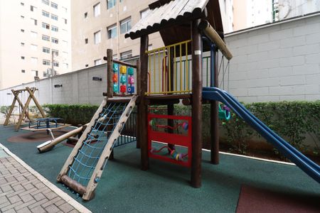 Apartamento para alugar com 44m², 2 quartos e sem vagaÁrea comum - Playground