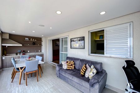 Apartamento à venda com 101m², 3 quartos e 2 vagas Apartamento à venda com 101m², 3 quartos e 2 vagasVaranda