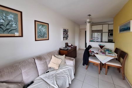 Apartamento à venda com 57m², 2 quartos e 1 vaga Apartamento à venda com 57m², 2 quartos e 1 vagaSala