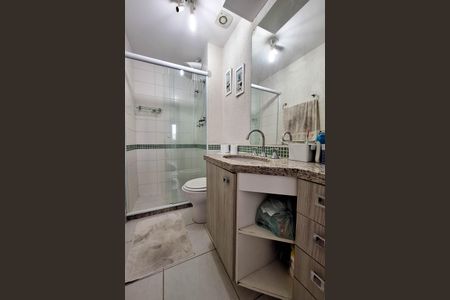 Apartamento à venda com 57m², 2 quartos e 1 vaga Apartamento à venda com 57m², 2 quartos e 1 vagaBanheiro Social