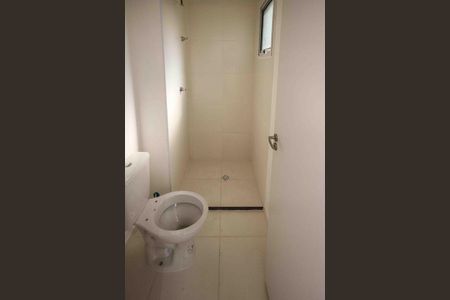 Banheiro de kitnet/studio para alugar com 1 quarto, 20m² em Vila Ema, São Paulo