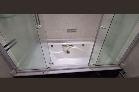 Apartamento à venda com 130m², 2 quartos e 2 vagas Apartamento à venda com 130m², 2 quartos e 2 vagasLavabo