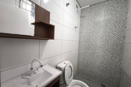 Casa para alugar com 60m², 2 quartos e 5 vagasBanheiro