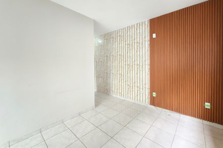 Sala de casa para alugar com 2 quartos, 60m² em Jardim Esmeraldina, Campinas