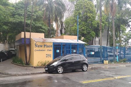 Apartamento à venda com 47m², 2 quartos e 1 vaga Apartamento à venda com 47m², 2 quartos e 1 vagaFachada