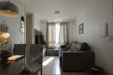 Sala de apartamento para alugar com 2 quartos, 46m² em Rubem Berta, Porto Alegre