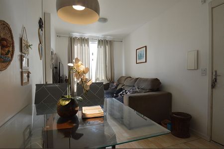 Sala de apartamento para alugar com 2 quartos, 46m² em Rubem Berta, Porto Alegre