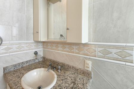 Casa à venda com 320m², 3 quartos e 3 vagasBanheiro Suíte