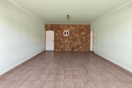 Casa à venda com 320m², 3 quartos e 3 vagasGaragem