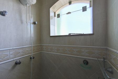 Casa à venda com 320m², 3 quartos e 3 vagasBanheiro Suíte