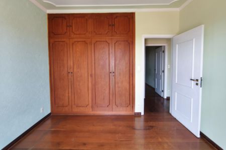 Casa à venda com 320m², 3 quartos e 3 vagasQuarto 