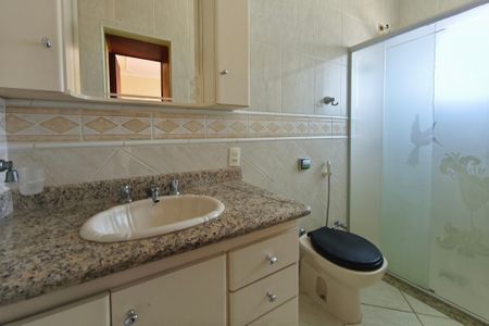 Casa à venda com 320m², 3 quartos e 3 vagasBanheiro Suíte