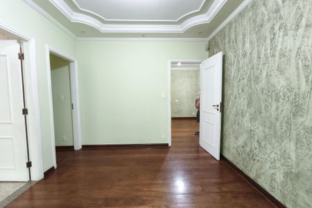 Casa à venda com 320m², 3 quartos e 3 vagasSala