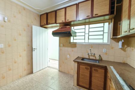 Casa à venda com 320m², 3 quartos e 3 vagasCozinha
