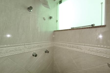 Casa à venda com 320m², 3 quartos e 3 vagasBanheiro Social