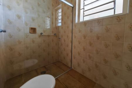 Casa à venda com 320m², 3 quartos e 3 vagasBanheiro de serviço