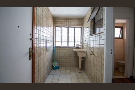 Apartamento à venda com 125m², 3 quartos e 1 vagaÁrea de Serviço