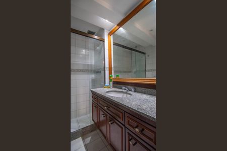 Apartamento à venda com 125m², 3 quartos e 1 vagaBanheiro da  Suite