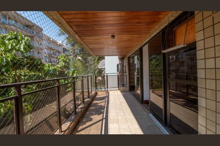 Apartamento à venda com 125m², 3 quartos e 1 vaga Varanda