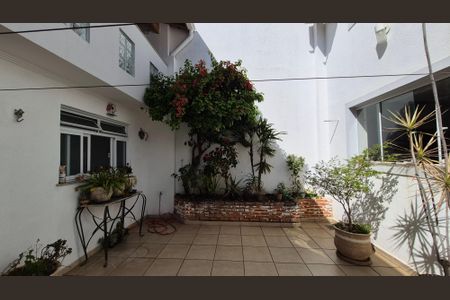 Casa à venda com 214m², 3 quartos e 2 vagasArea externa