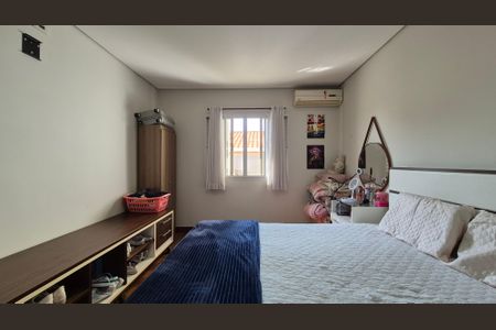 Casa à venda com 214m², 3 quartos e 2 vagasQuarto 2