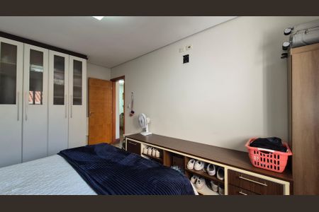 Casa à venda com 214m², 3 quartos e 2 vagasQuarto 2