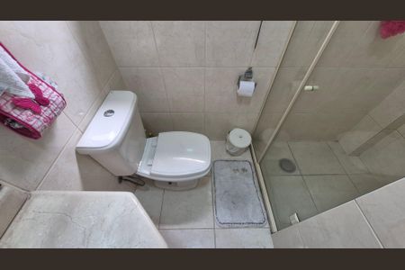 Casa à venda com 214m², 3 quartos e 2 vagasBanheiro