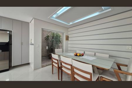 Casa à venda com 214m², 3 quartos e 2 vagasCozinha