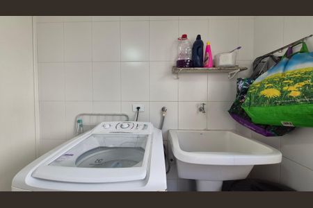 Casa à venda com 214m², 3 quartos e 2 vagasLavanderia