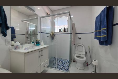 Casa à venda com 214m², 3 quartos e 2 vagasBanheiro da suíte