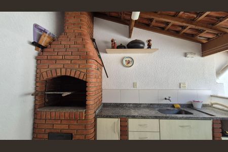 Casa à venda com 214m², 3 quartos e 2 vagasChurrasqueira