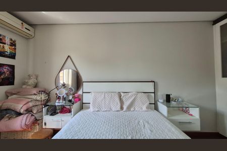 Casa à venda com 214m², 3 quartos e 2 vagasQuarto 2