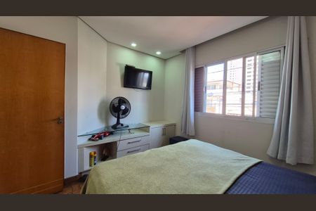 Casa à venda com 214m², 3 quartos e 2 vagasSuíte