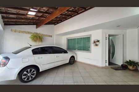 Casa à venda com 214m², 3 quartos e 2 vagasGaragem