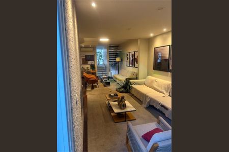 Casa à venda com 4 quartos, 320m² em Jardim Prudência, São Paulo