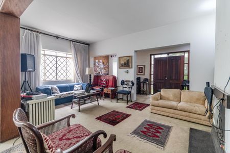 Casa à venda com 360m², 3 quartos e 6 vagasSala