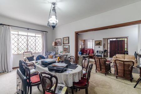 Casa à venda com 360m², 3 quartos e 6 vagasSala