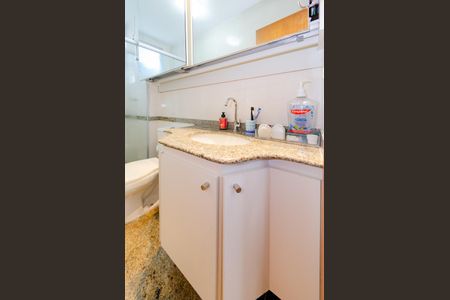 Apartamento à venda com 130m², 3 quartos e 3 vagasBanheiro suíte