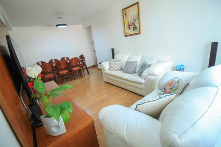 Apartamento à venda com 80m², 2 quartos e sem vagaSala