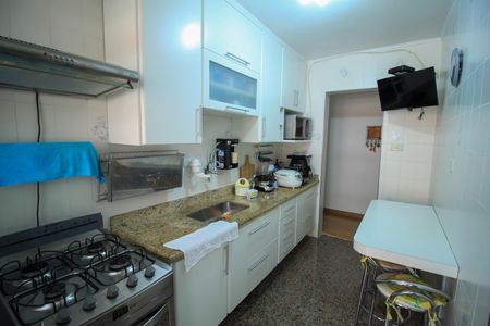 Apartamento à venda com 80m², 2 quartos e sem vagaCozinha