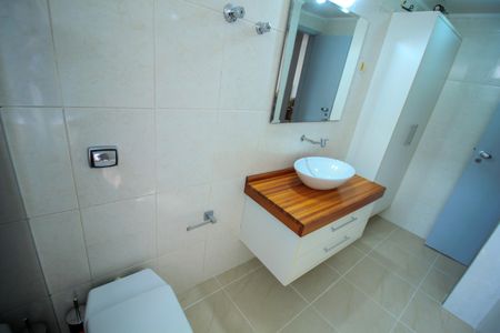 Apartamento à venda com 80m², 2 quartos e sem vagaBanheiro