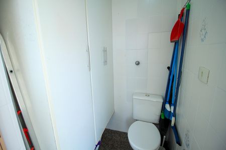 Apartamento à venda com 80m², 2 quartos e sem vagaBanheiro de Serviço