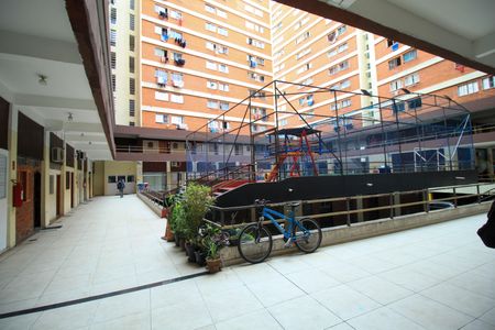 Apartamento à venda com 80m², 2 quartos e sem vagaÁrea comum