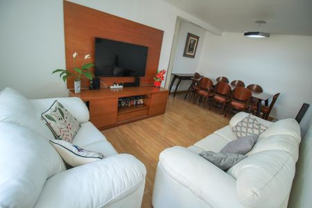 Apartamento à venda com 80m², 2 quartos e sem vagaSala