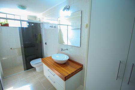 Apartamento à venda com 80m², 2 quartos e sem vagaBanheiro